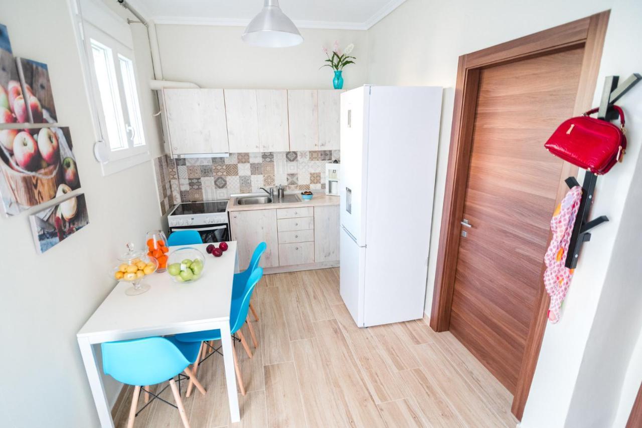 Sea Breeze Vibes Apartment เนอาเปรามอส ภายนอก รูปภาพ