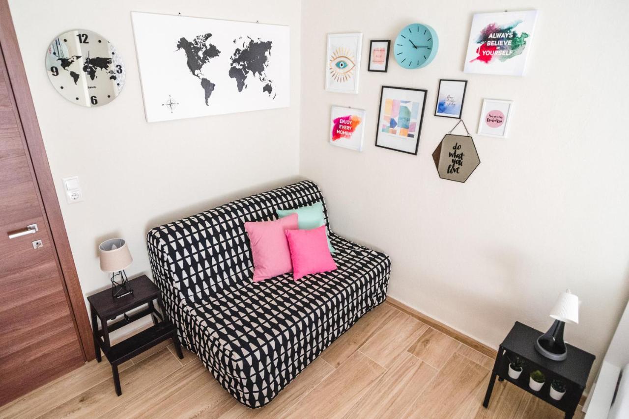 Sea Breeze Vibes Apartment เนอาเปรามอส ภายนอก รูปภาพ